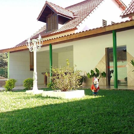 Pousada Sao Judas Tadeu กวาราชินเกตา ภายนอก รูปภาพ